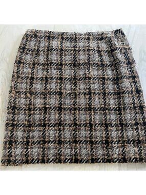 CHANEL Karl Lagerfeld Era 05A Fantasy Tweed Skirt Wool Mohair Silk CC Button